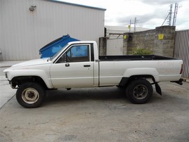 1985 TOYOTA PICK UP LONG BED WHITE 4WD EFI 22RE AT Z19632